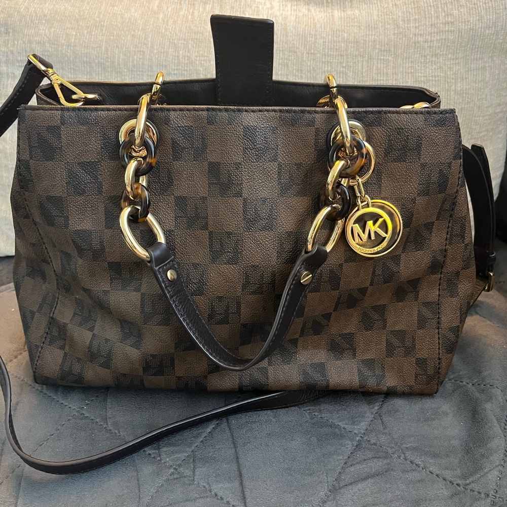 Michael Kors - Cynthia Medium Satchel